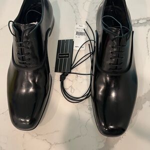 Ermenegildo Zegna Black Oxford Shoes Sleek Design
